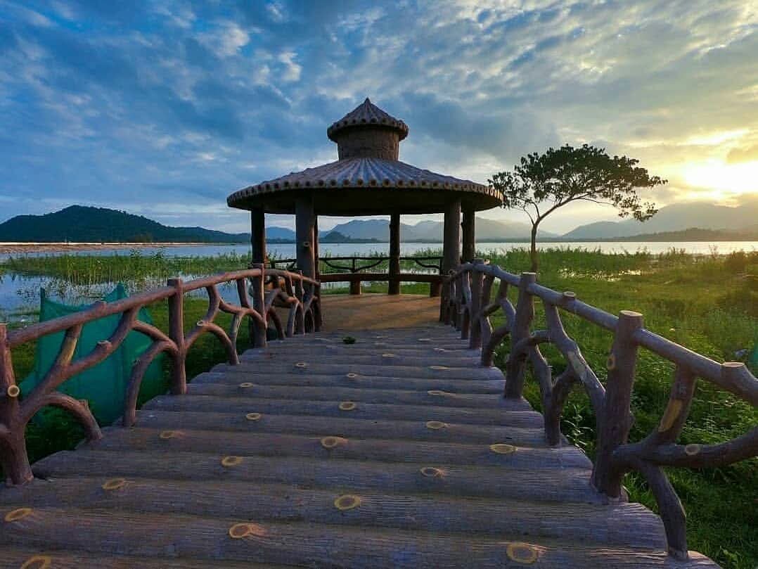 Kuaria Dam - Scenic Water Reservoir